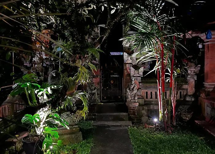 Batan Bingin House بيت شباب أوبود