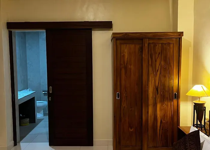 Batan Bingin House بيت شباب